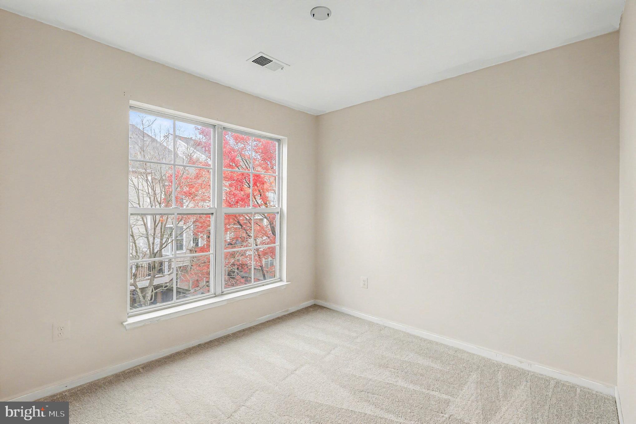 ASHBURN VILLAGE - Residential