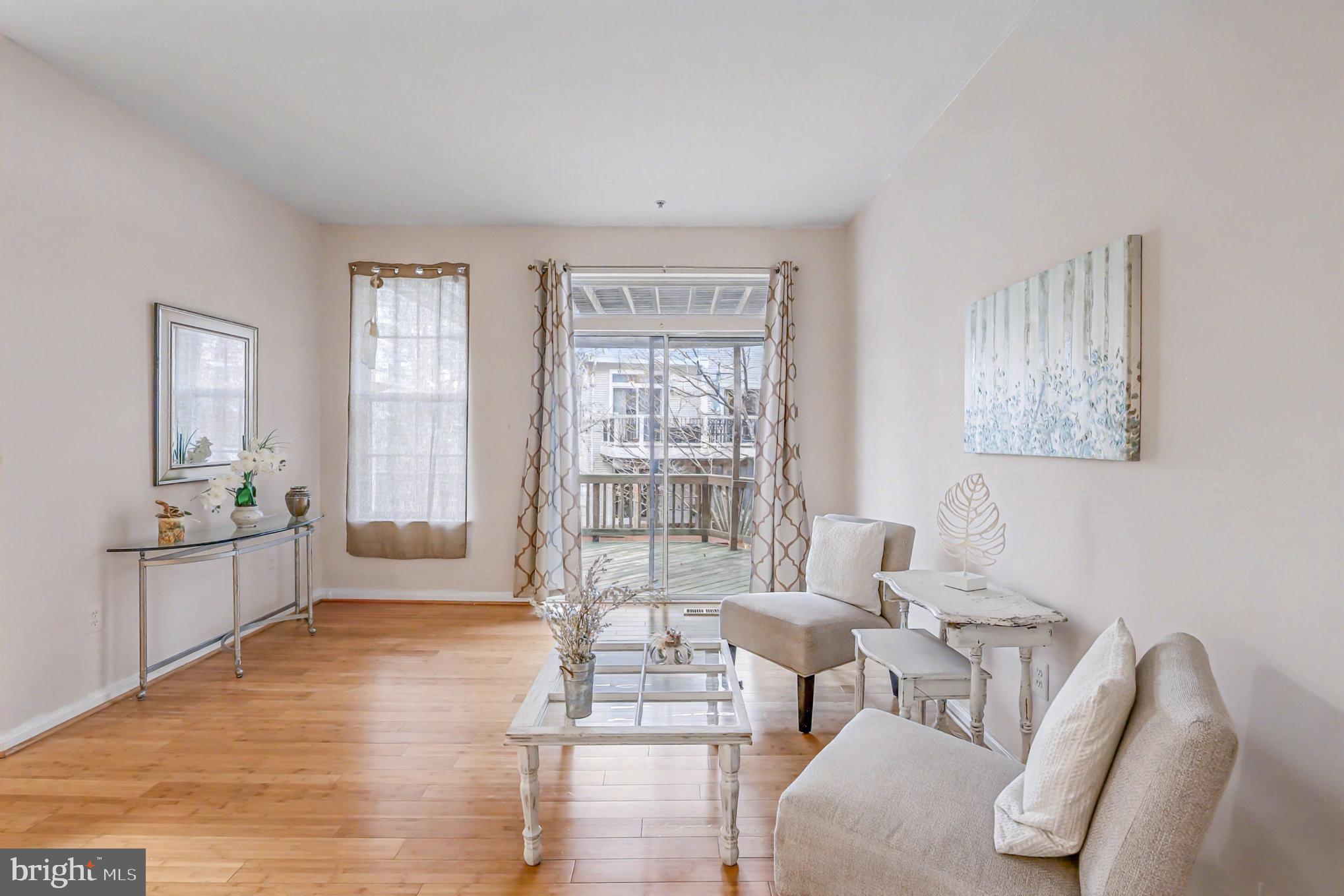 ASHBURN VILLAGE - Residential