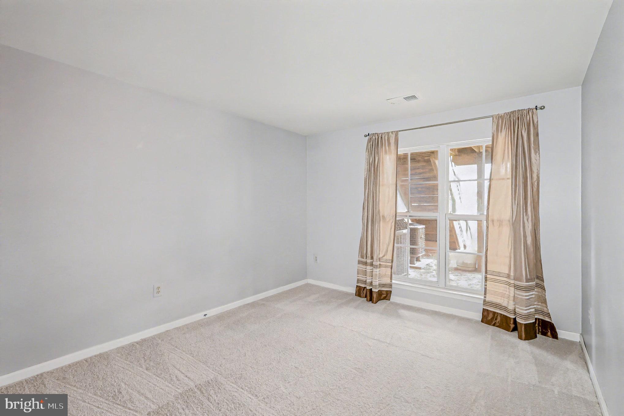 ASHBURN VILLAGE - Residential