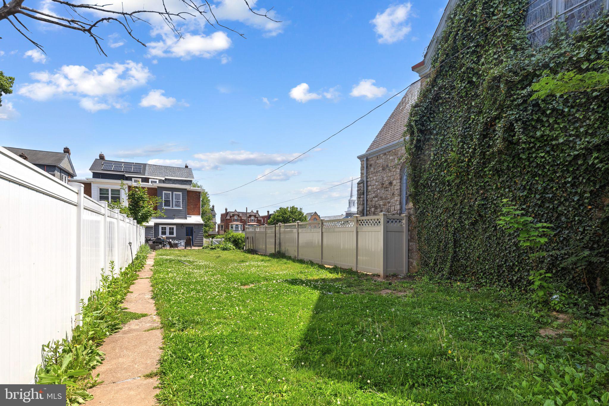 NORRISTOWN - Residential