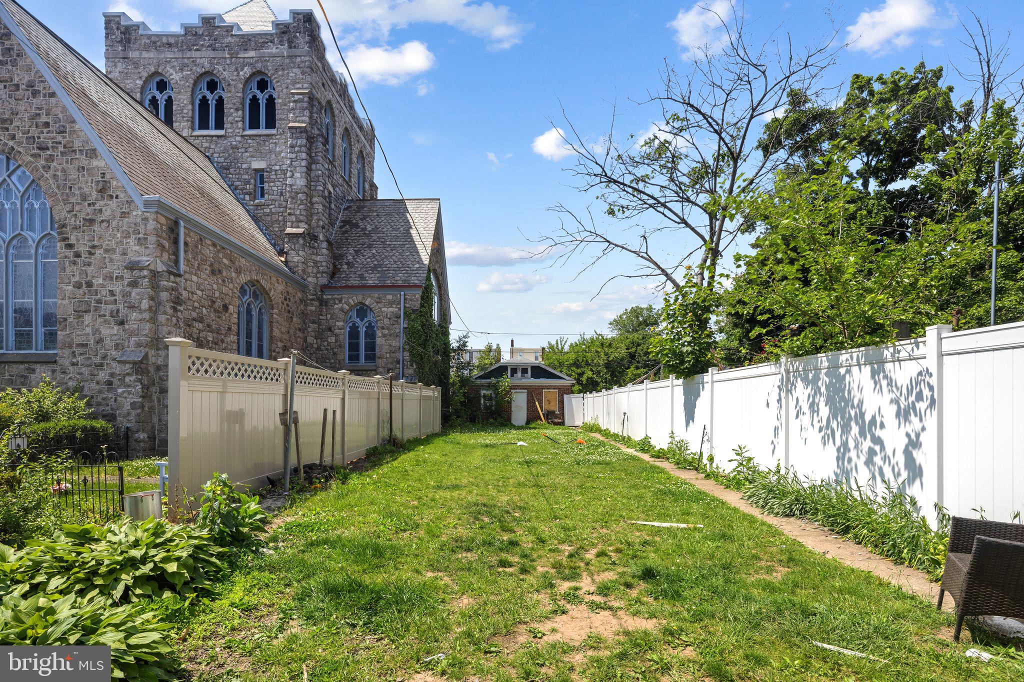 NORRISTOWN - Residential