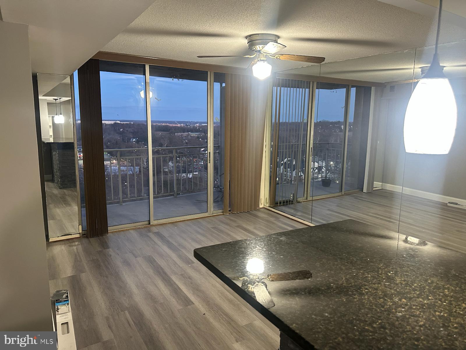 PRESIDENTIAL TOWERS - Residential