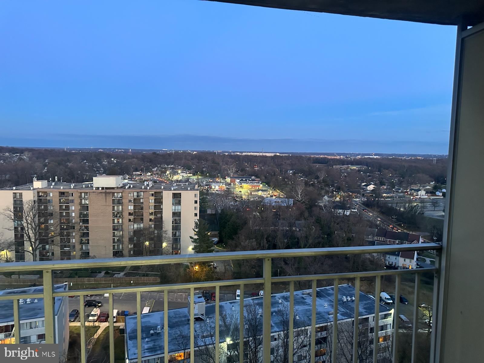 PRESIDENTIAL TOWERS - Residential