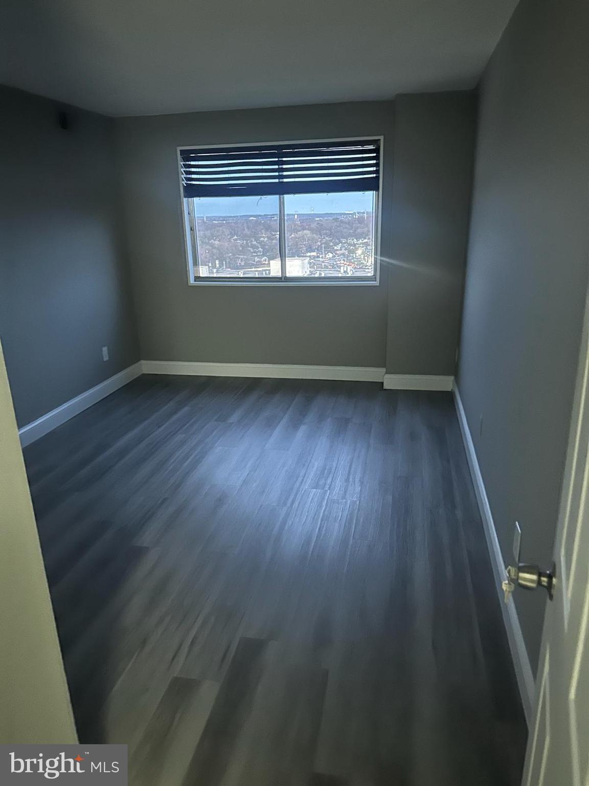 PRESIDENTIAL TOWERS - Residential