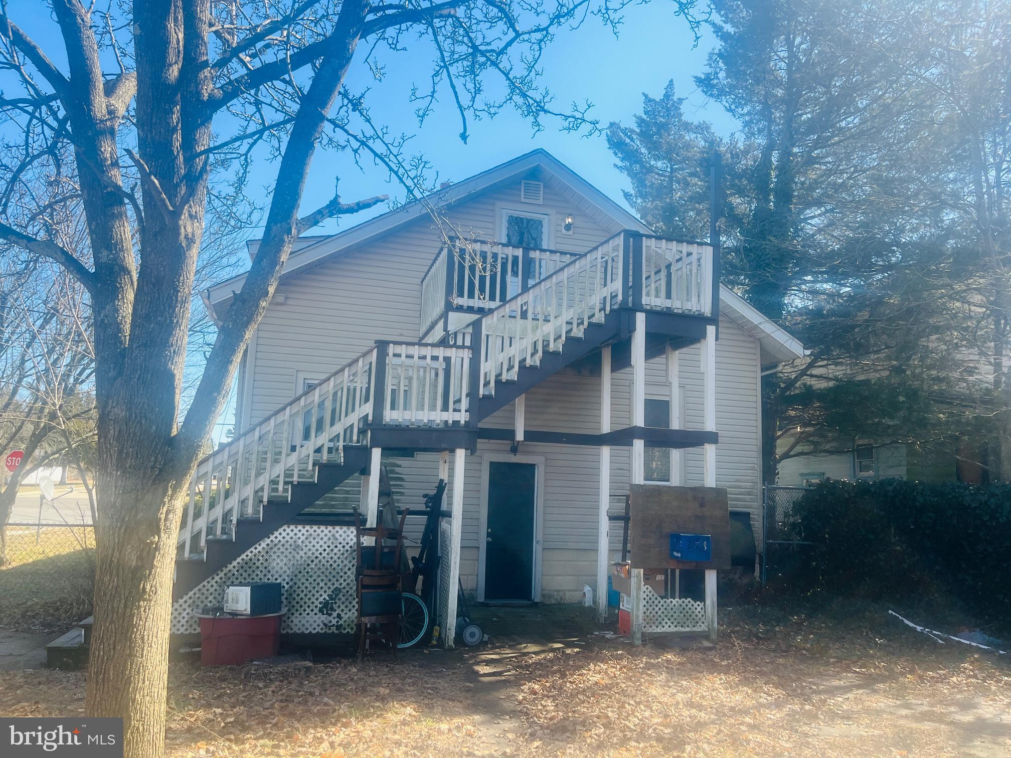 1529 N FRANKLIN BOULEVARD