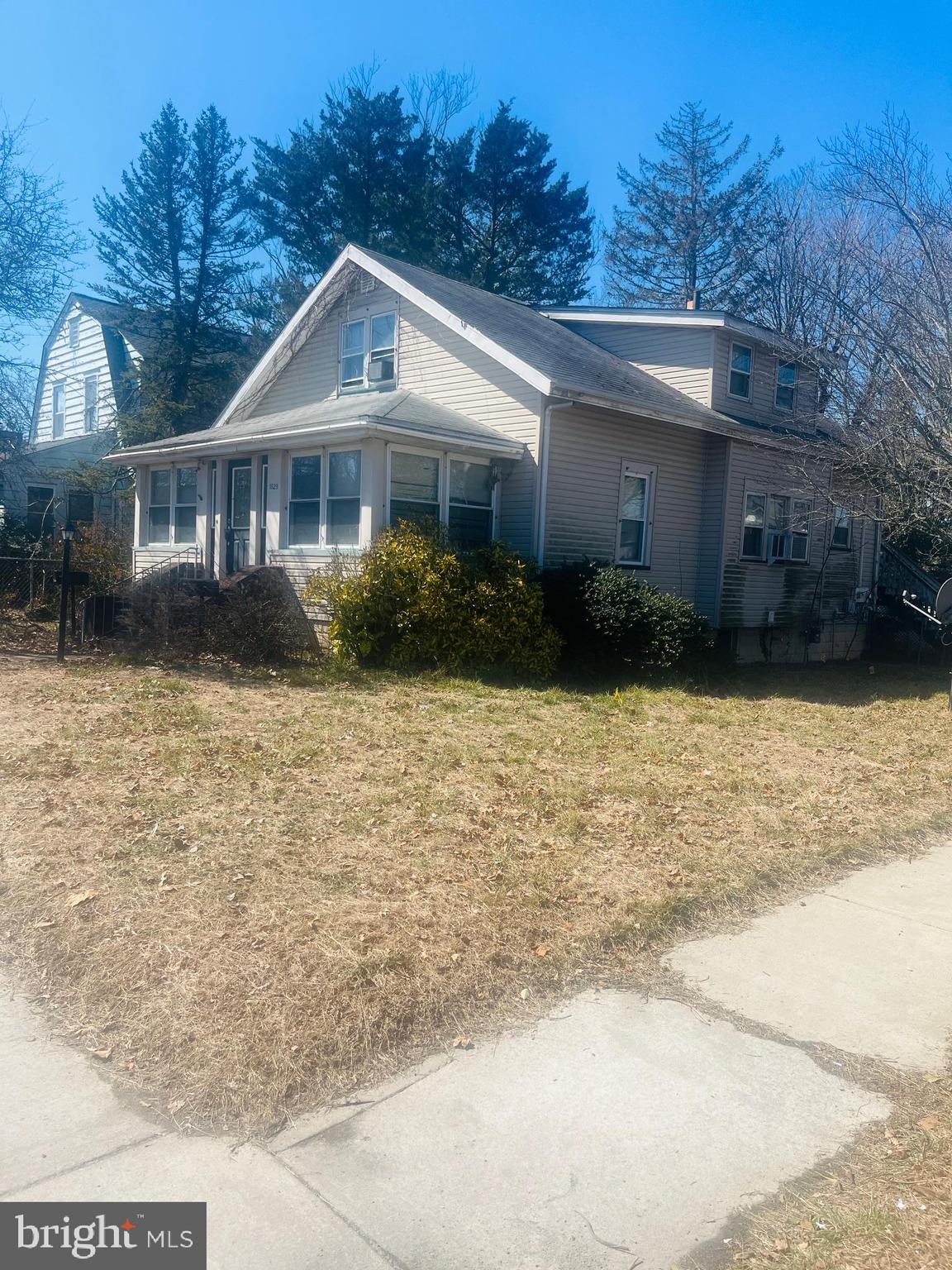 1529 N FRANKLIN BOULEVARD