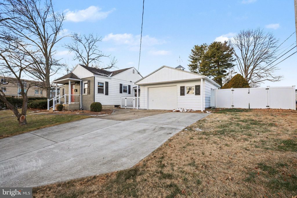 Photo of 1402 Warwick Road, CAMP HILL, PA 17011 (MLS # PACB2049242)