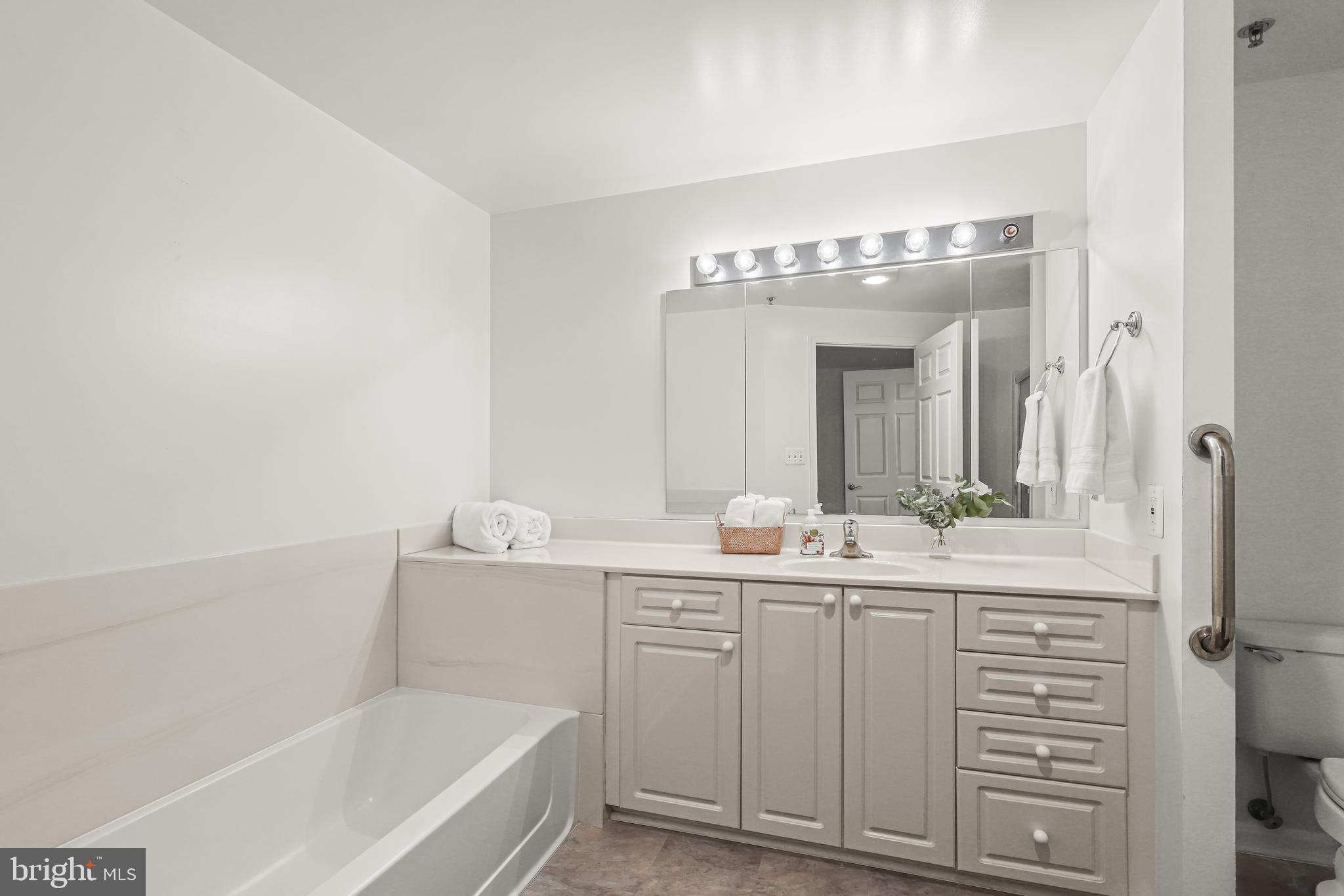 HERITAGE HARBOUR - Residential