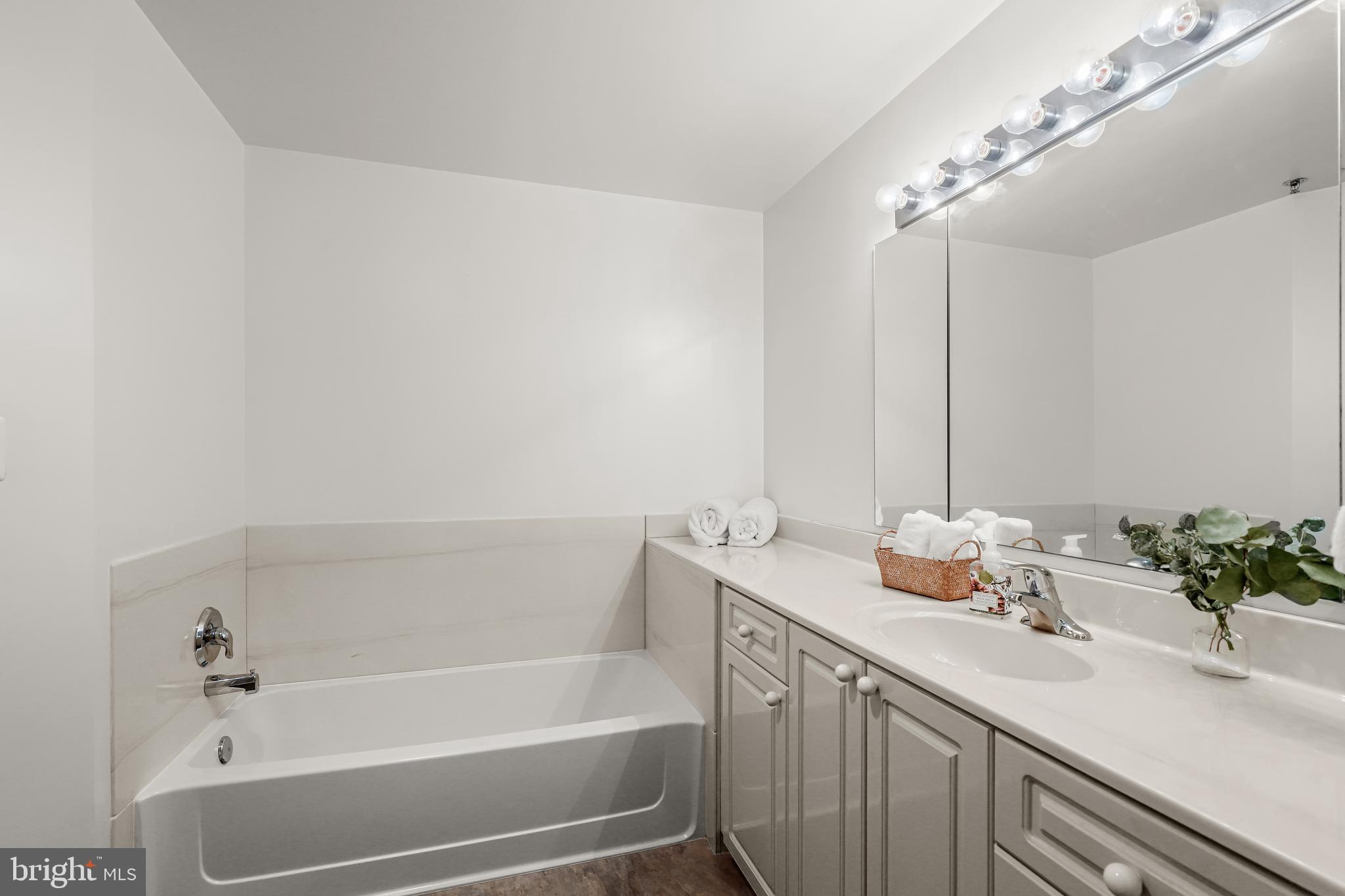 HERITAGE HARBOUR - Residential