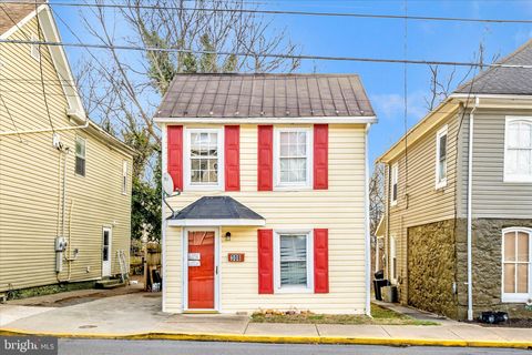 Photo of 308 S Raleigh Street, MARTINSBURG, WV 25401 (MLS # WVBE2047420)