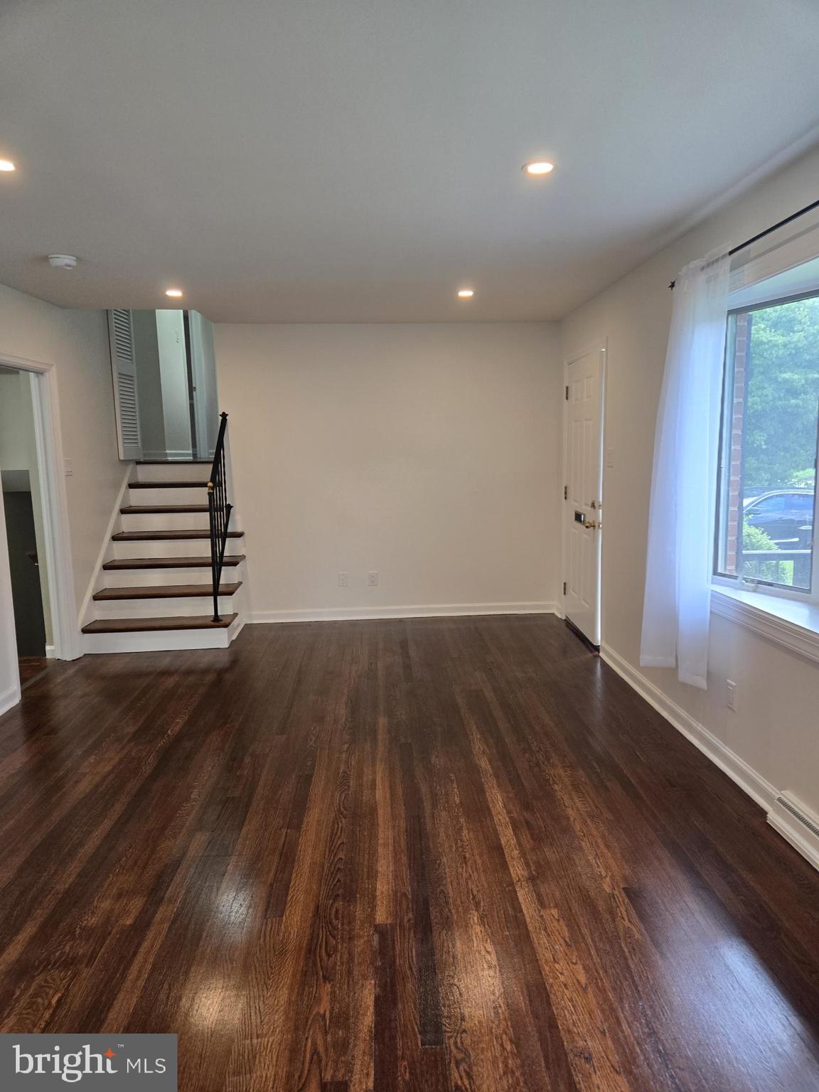 12 RITTER LANE