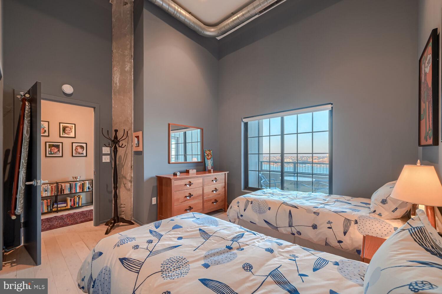 LOCUST POINT - Residential