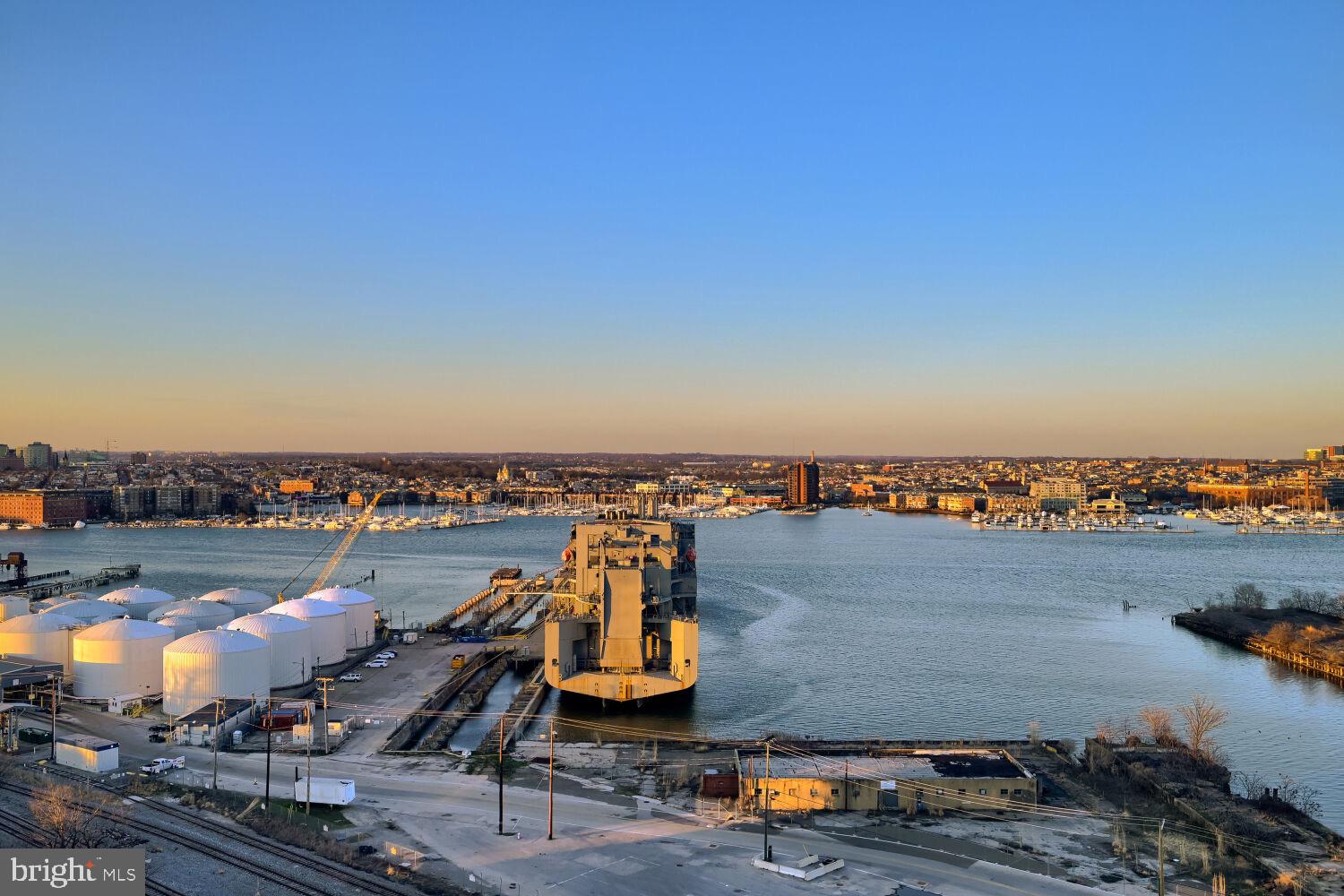 LOCUST POINT - Residential