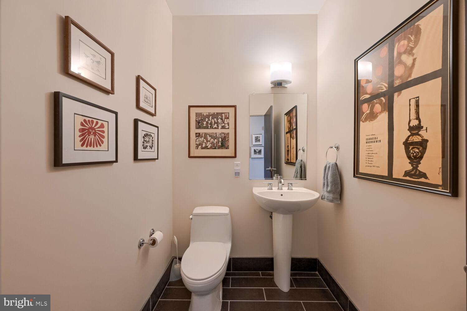 LOCUST POINT - Residential