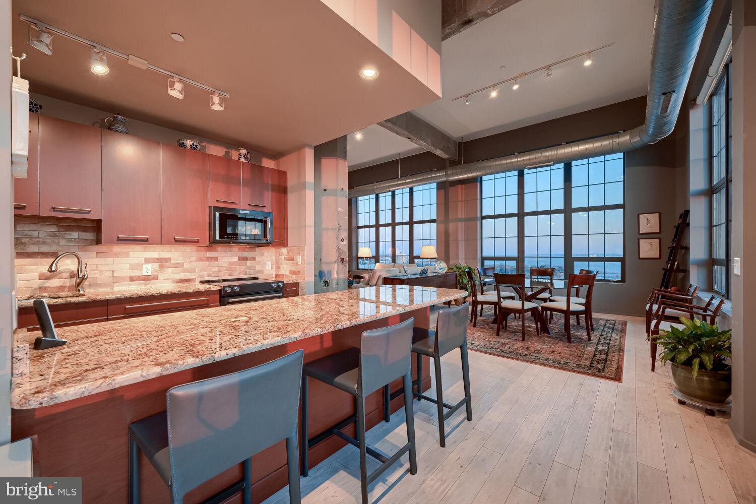 LOCUST POINT - Residential