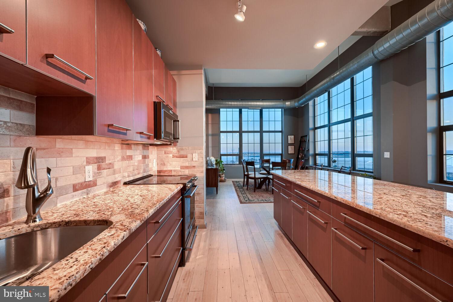 LOCUST POINT - Residential