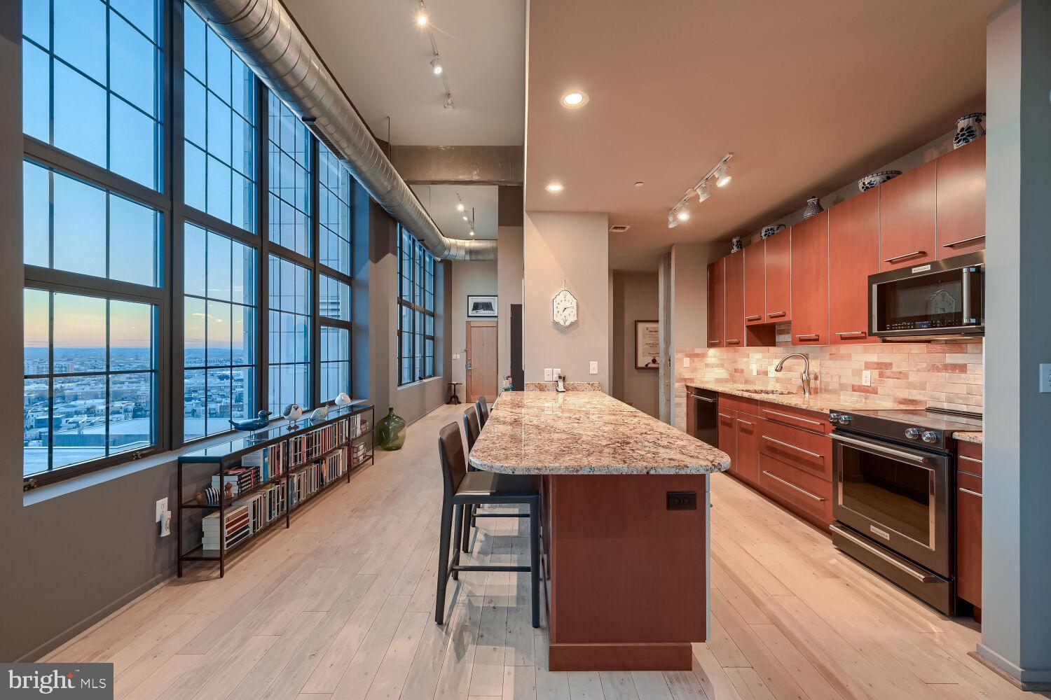 LOCUST POINT - Residential