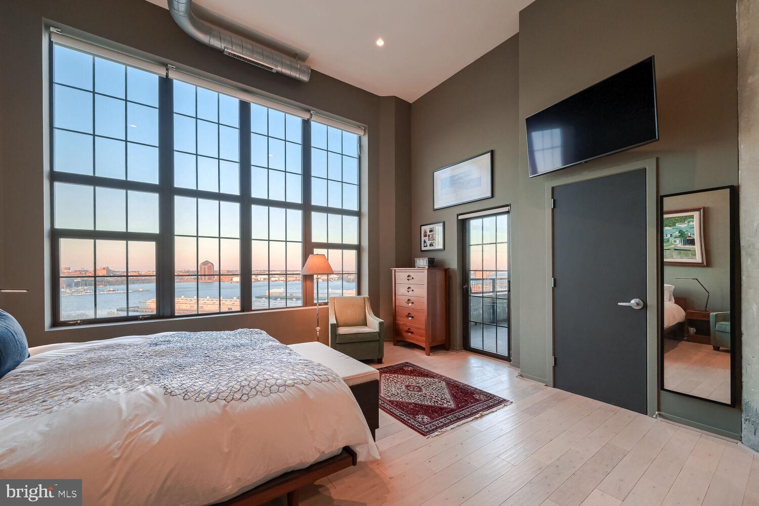 LOCUST POINT - Residential