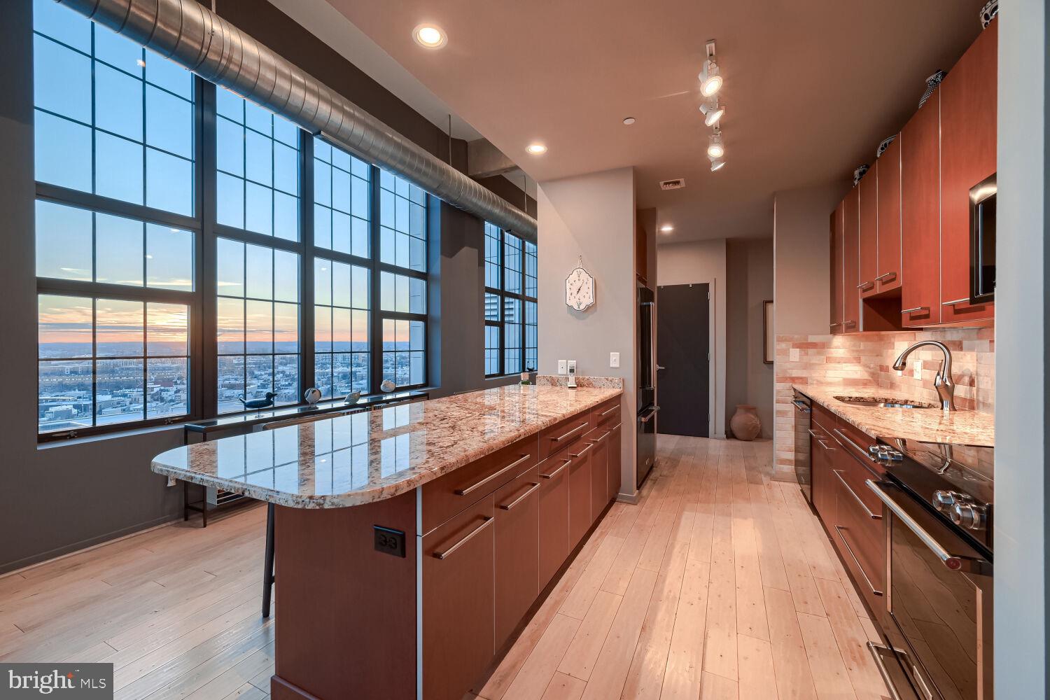 LOCUST POINT - Residential