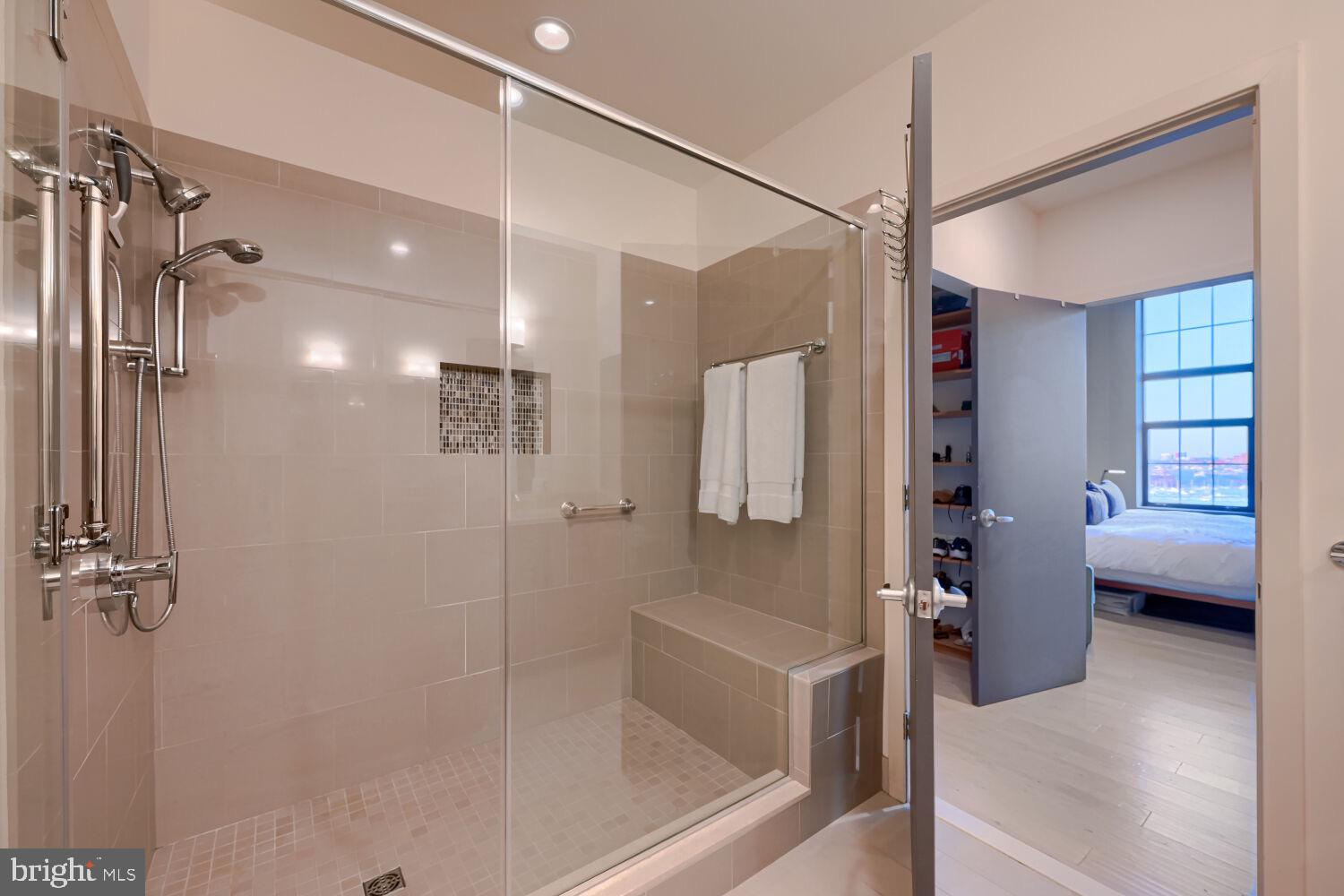 LOCUST POINT - Residential