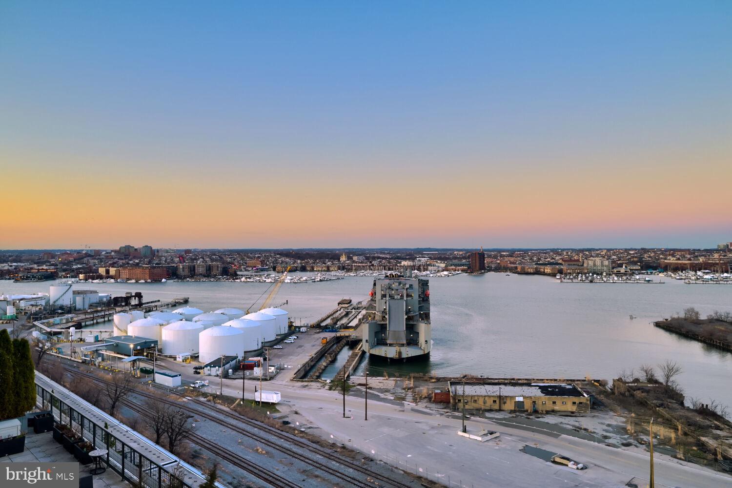 LOCUST POINT - Residential