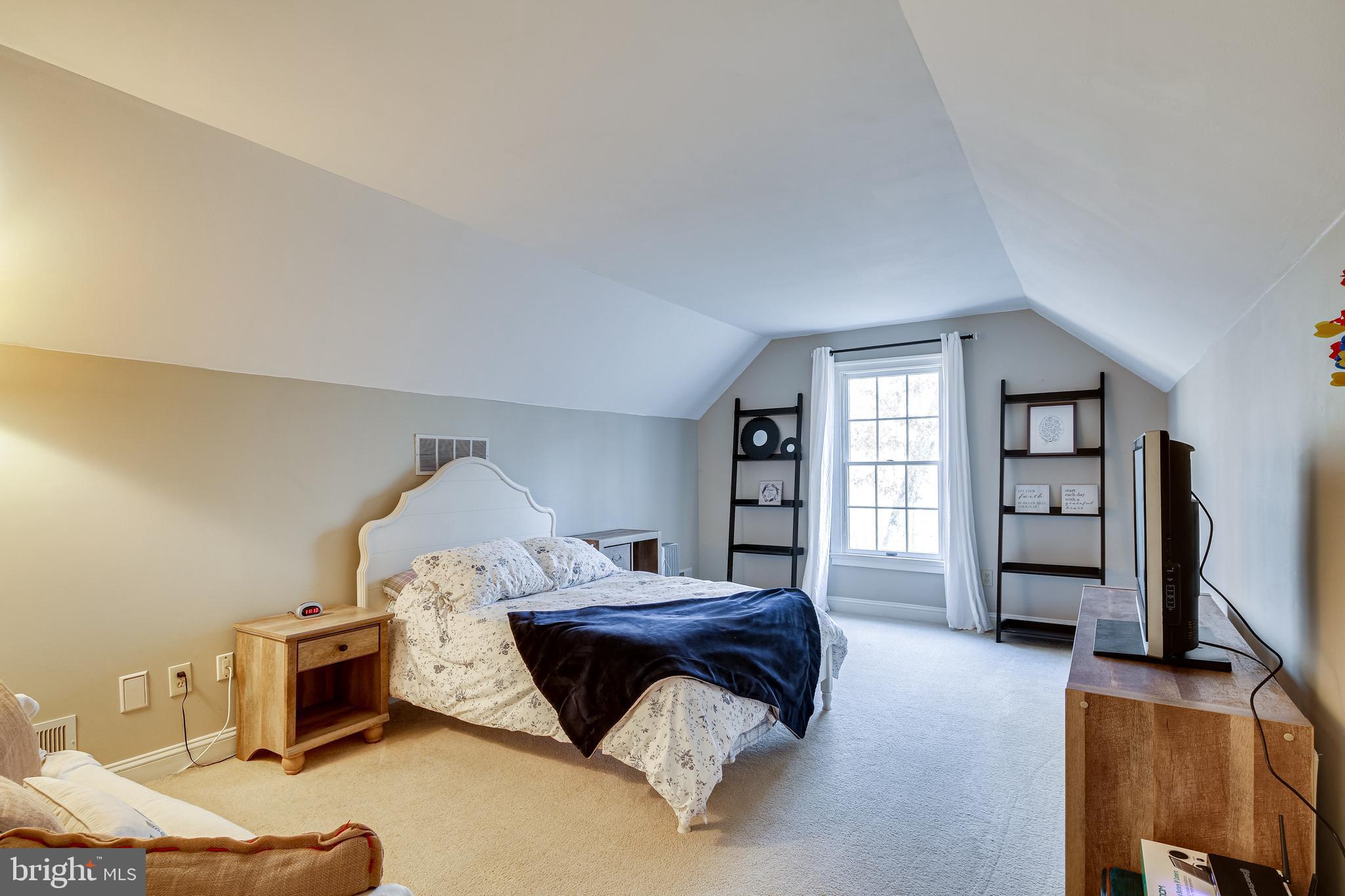 MEADOWOOD - Residential