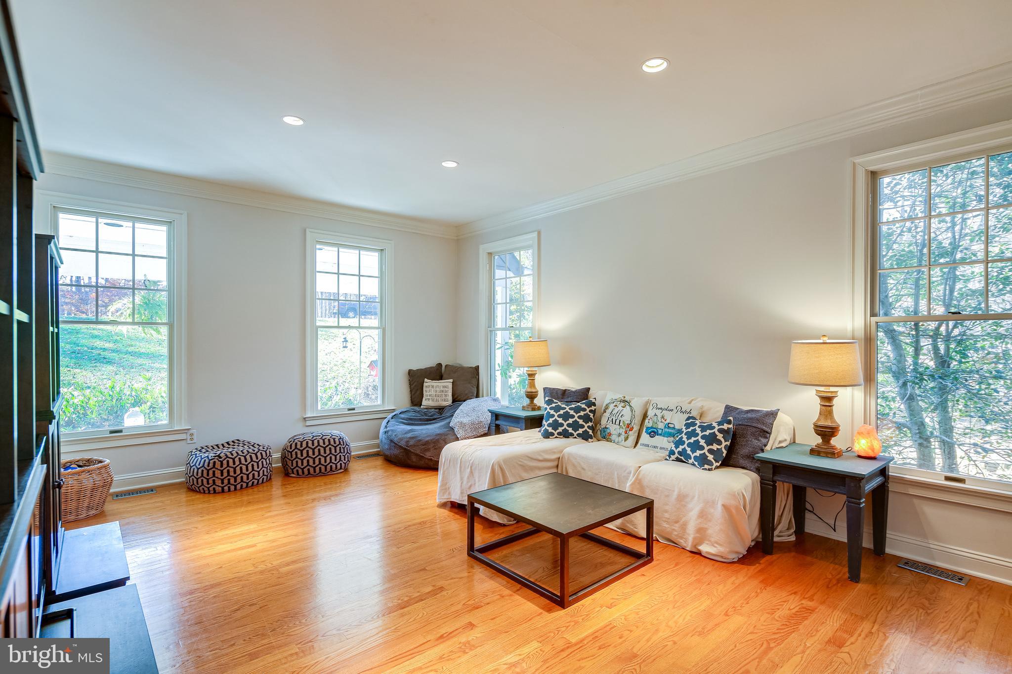 MEADOWOOD - Residential