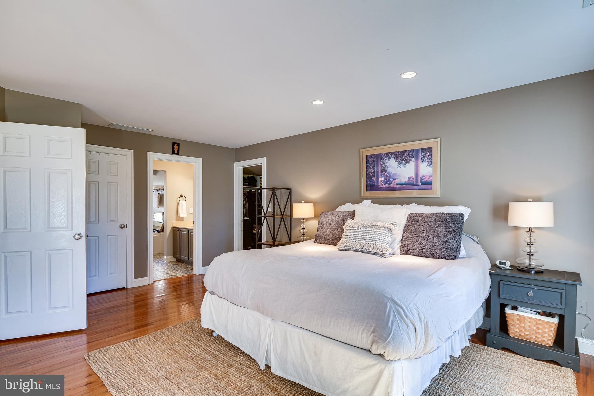 MEADOWOOD - Residential