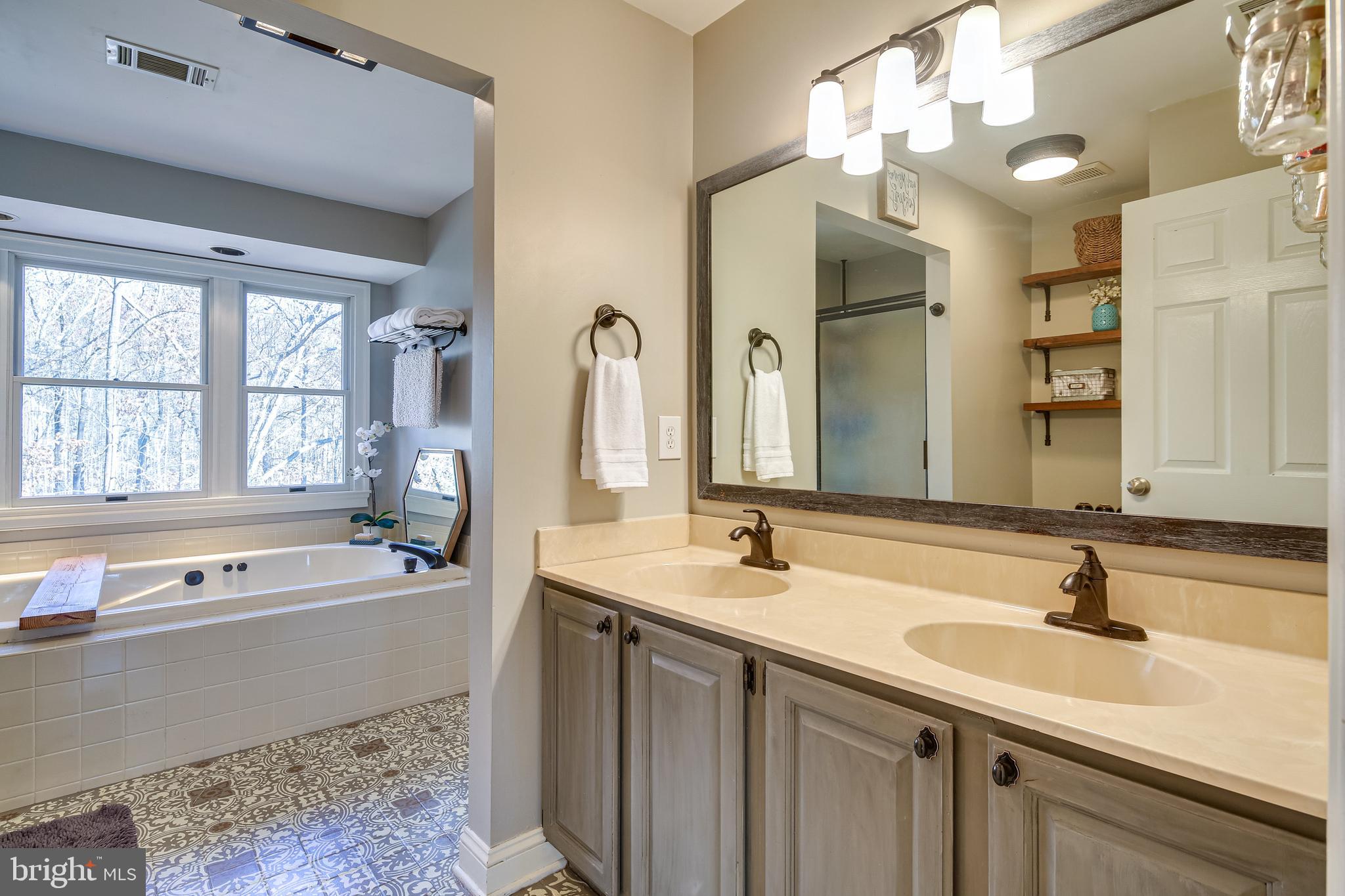 MEADOWOOD - Residential