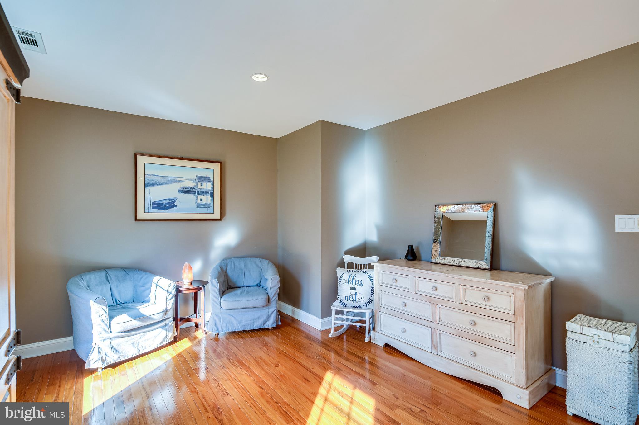 MEADOWOOD - Residential