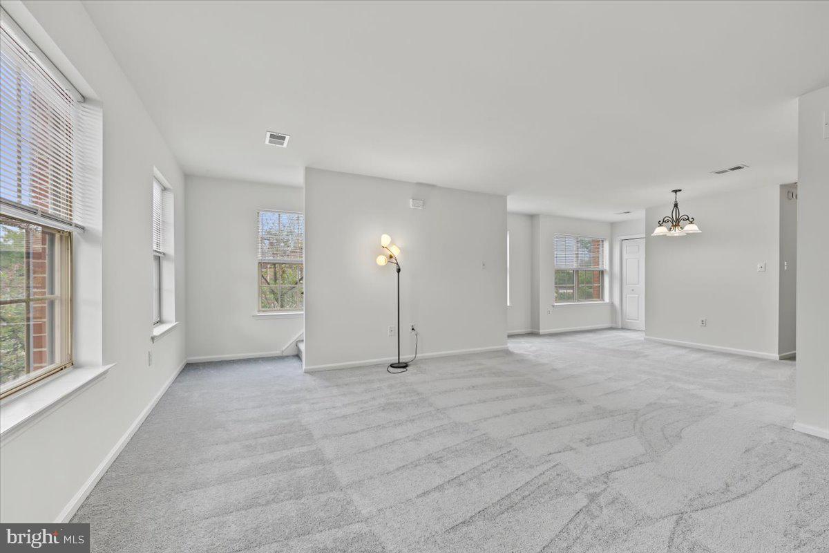 700 FARMINGTON AVENUE 16