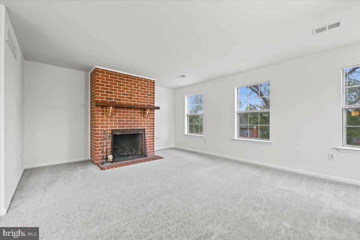 700 FARMINGTON AVENUE 16