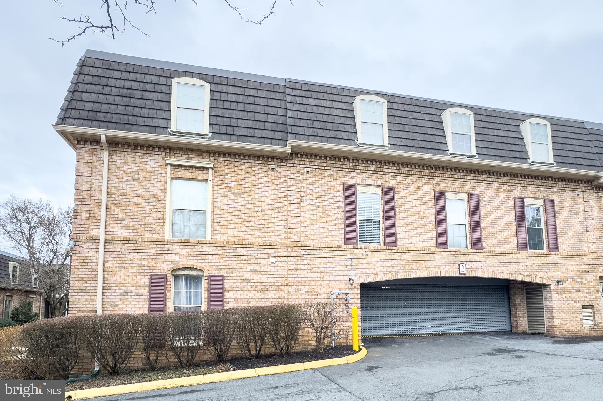 CHATEAUX CONDO - Residential Lease