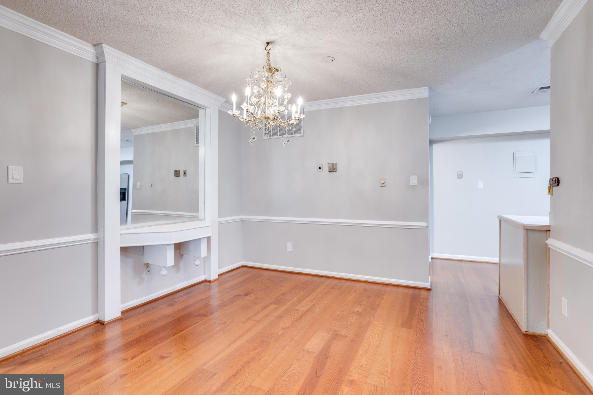 CHATEAUX CONDO - Residential Lease