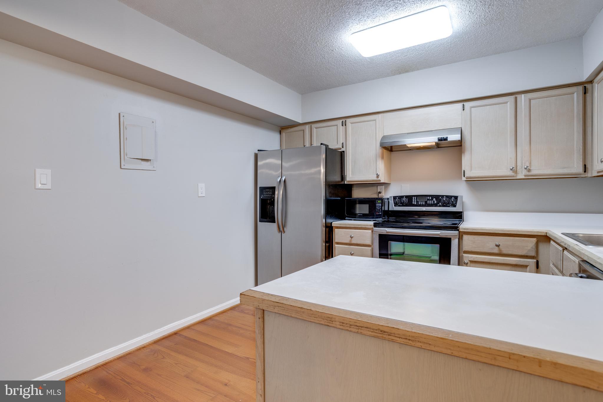 CHATEAUX CONDO - Residential Lease