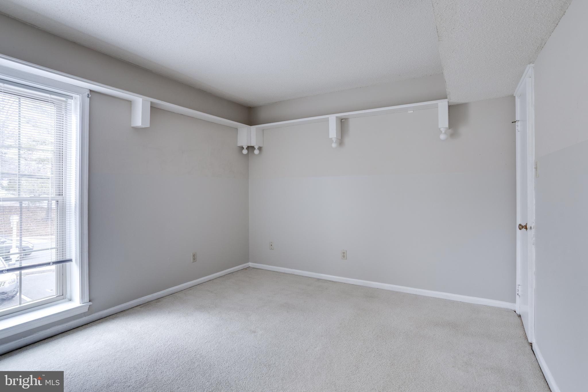 CHATEAUX CONDO - Residential Lease