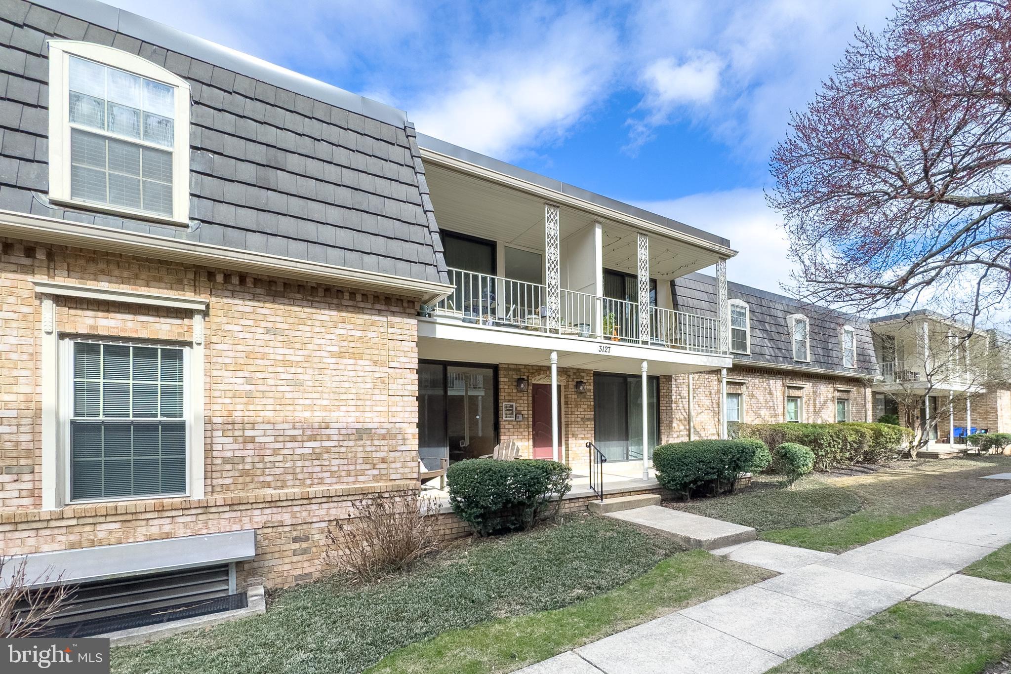 CHATEAUX CONDO - Residential Lease