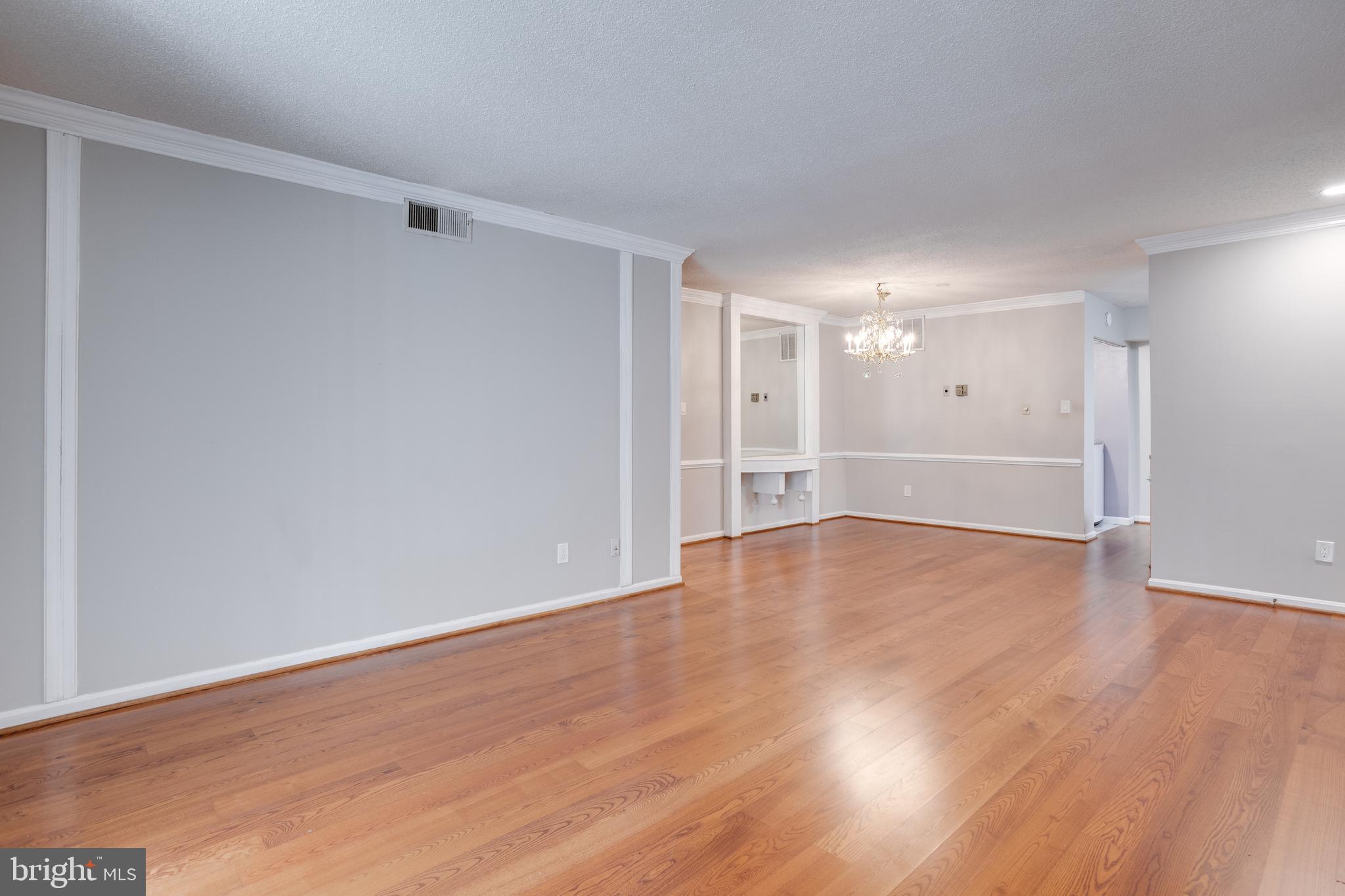 CHATEAUX CONDO - Residential Lease