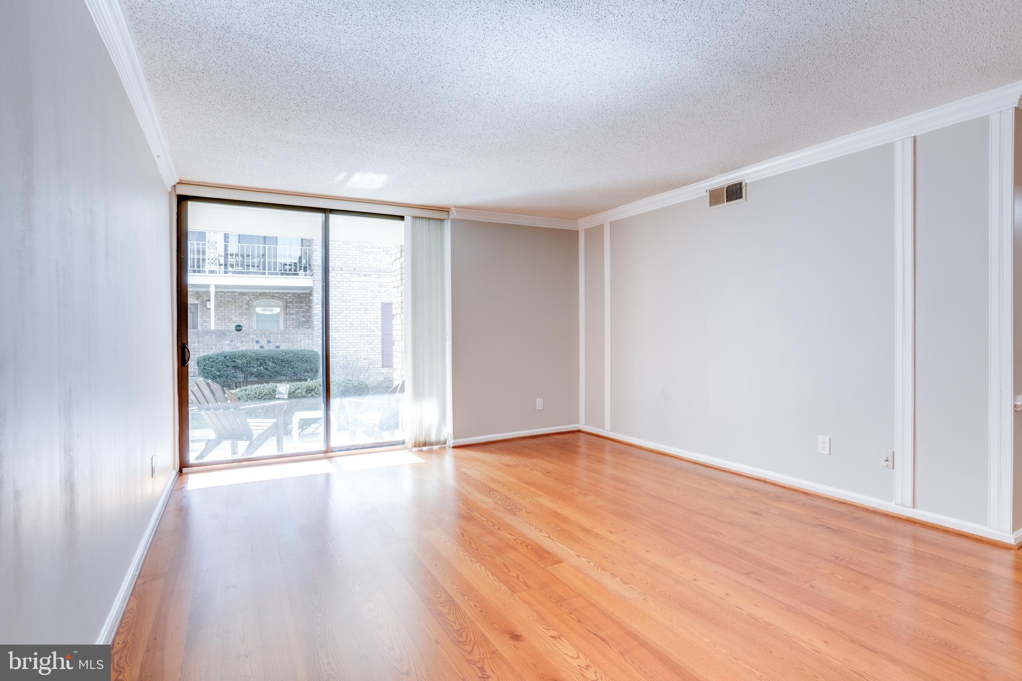 CHATEAUX CONDO - Residential Lease