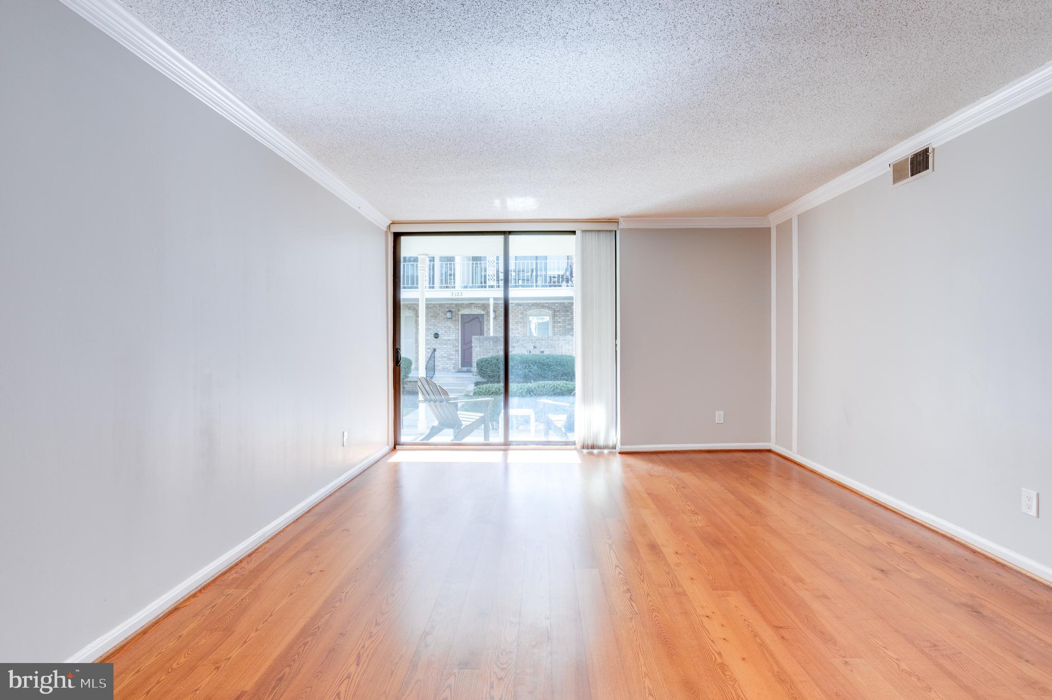 CHATEAUX CONDO - Residential Lease