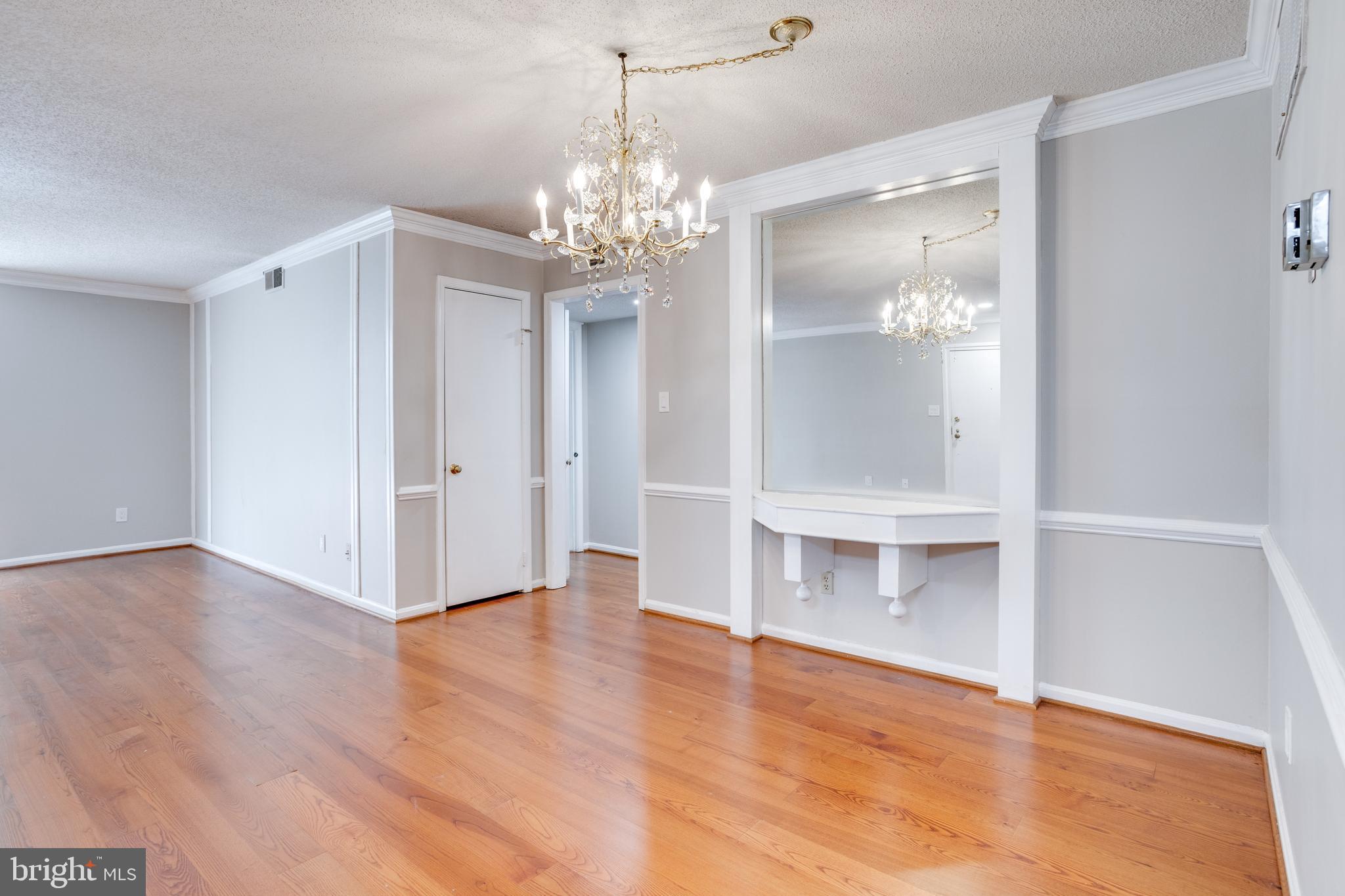 CHATEAUX CONDO - Residential Lease