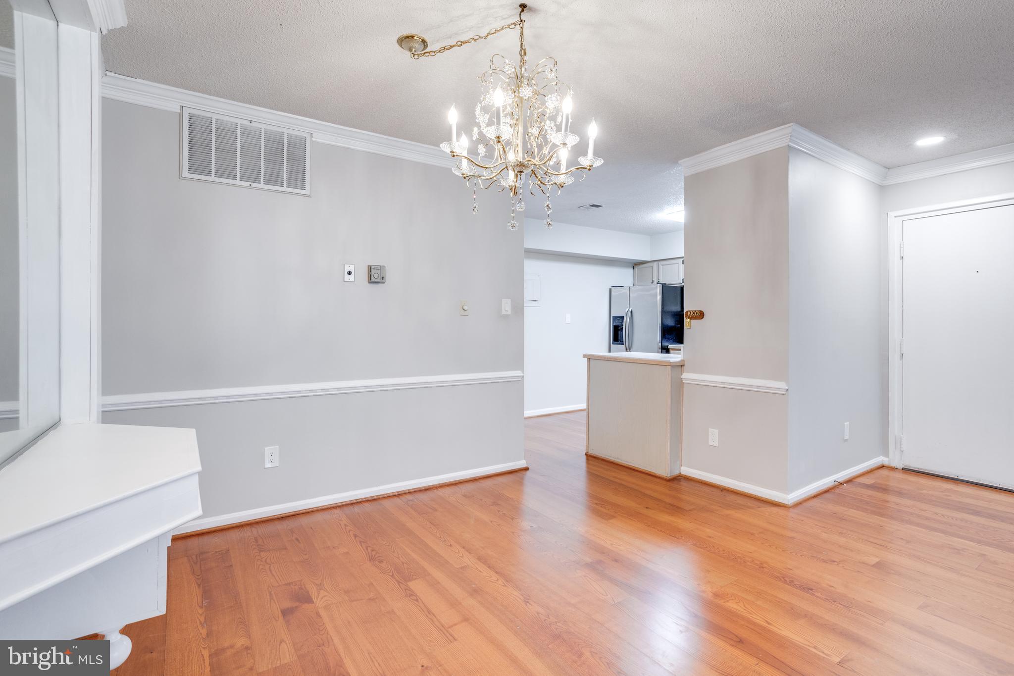 CHATEAUX CONDO - Residential Lease