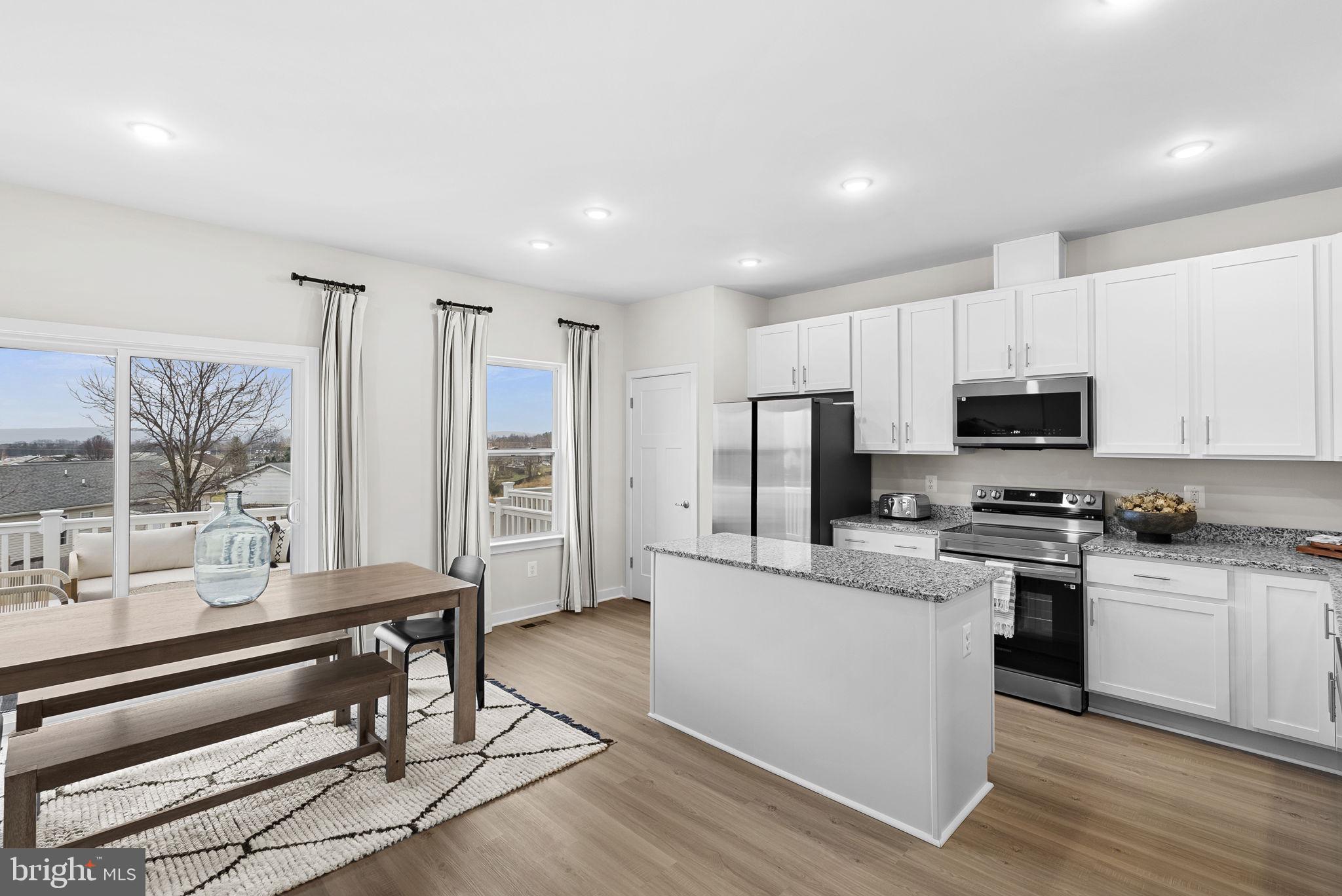 HUNTWELL WEST - Residential