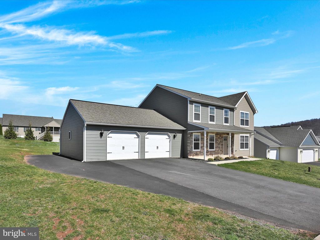 Photo of 168 Arrowhead Dr, Denver, PA 17517 (MLS # PALA2048274)