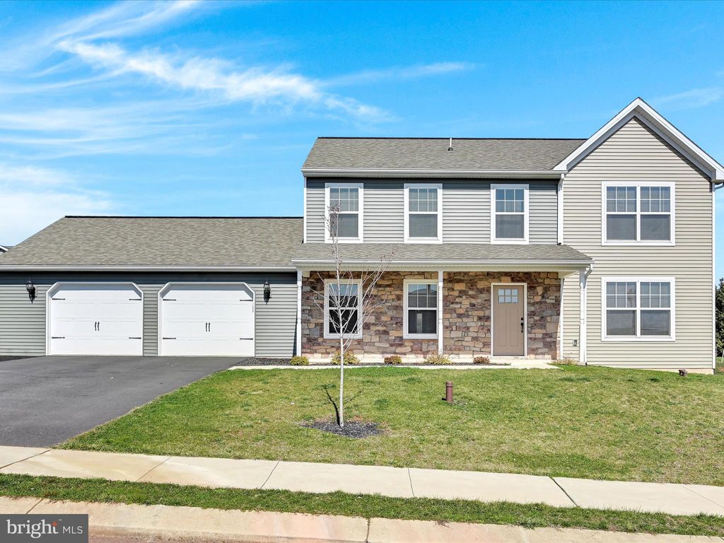 Photo of 168 Arrowhead Dr, Denver, PA 17517 (MLS # PALA2048274)