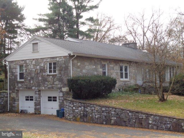 890 WALNUT BOTTOM ROAD