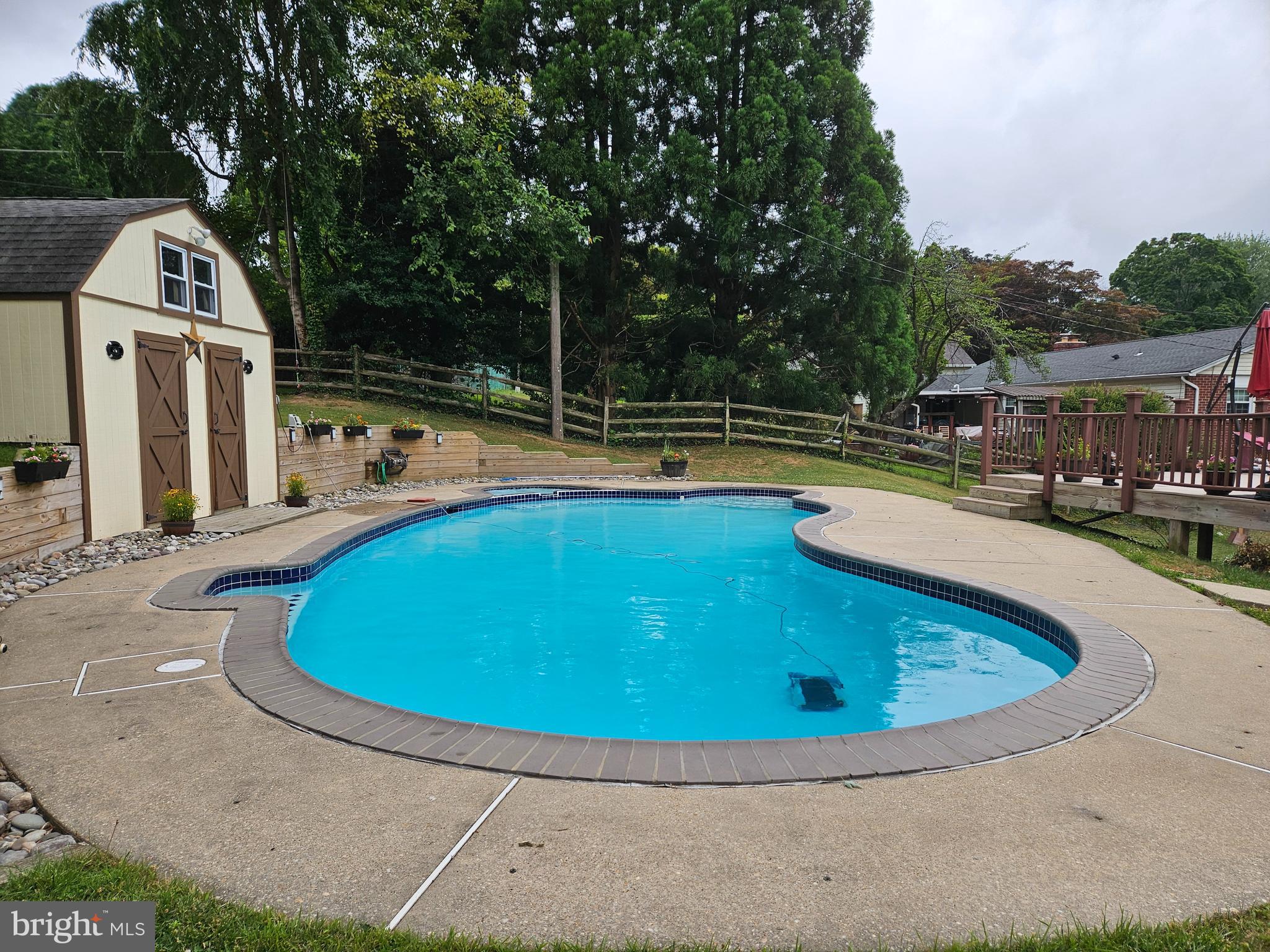 HOMESTEAD VILLAGE - Residential