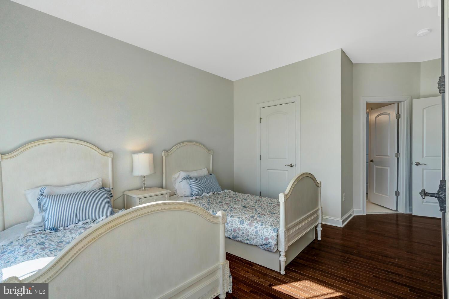 BURSTEIN - Residential