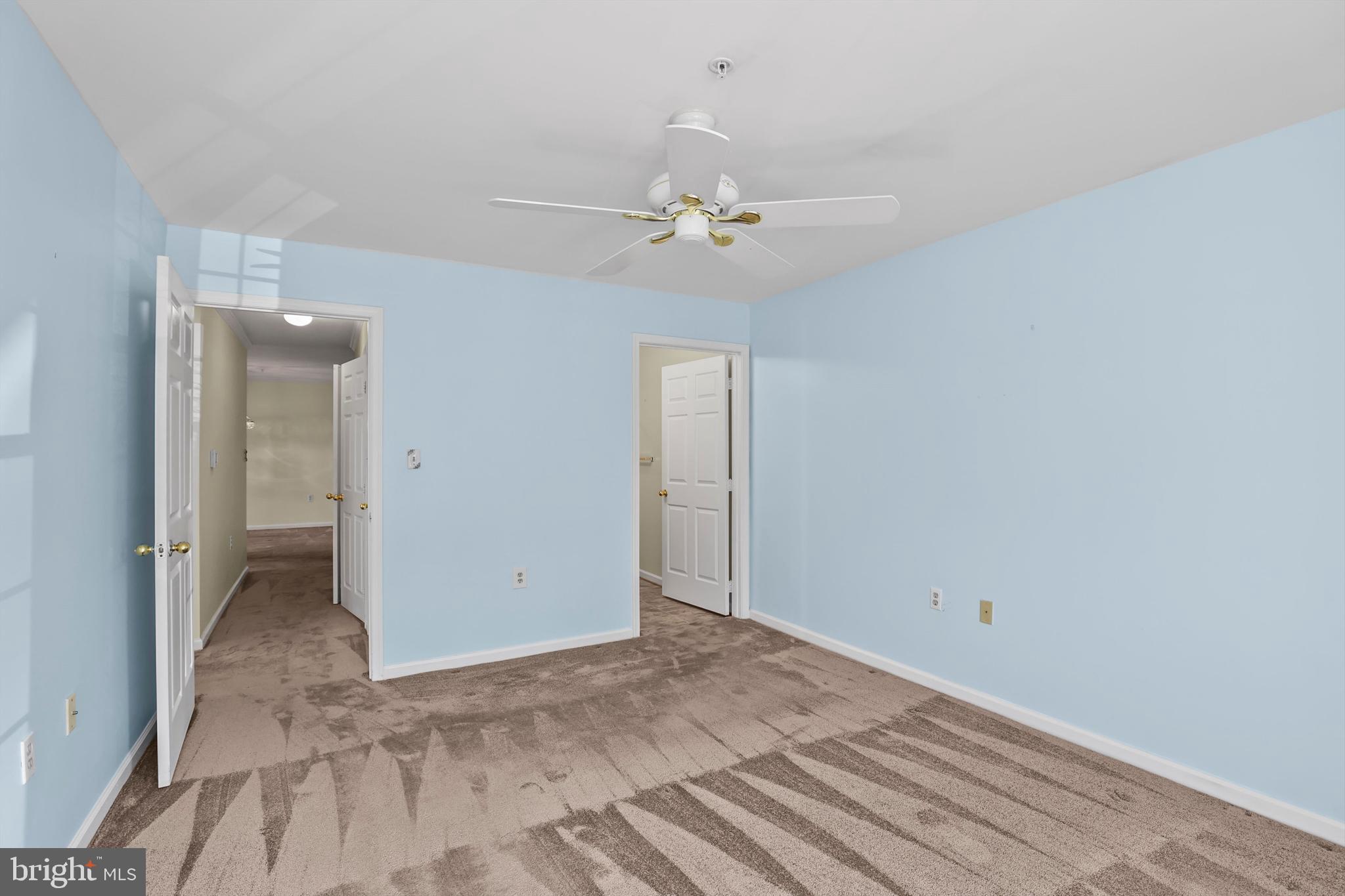 SILVERBROOK FARMS - Residential