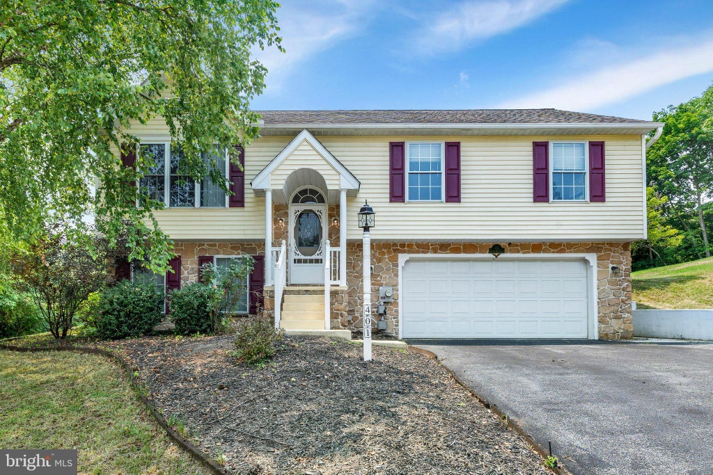 Photo of 401 Rabbit Hill Lane, LANCASTER, PA 17603 (MLS # PALA2091908)